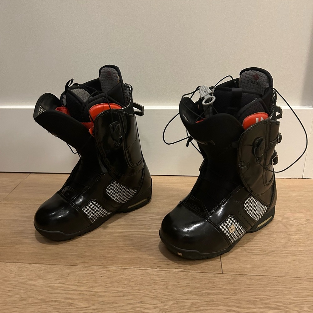 Burton Supreme Snowboard boots  Black size 6